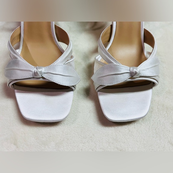Badgley Mischka Women's Joselyn Heeled White Satin Sandal Size 8 - Picture 6 of 10